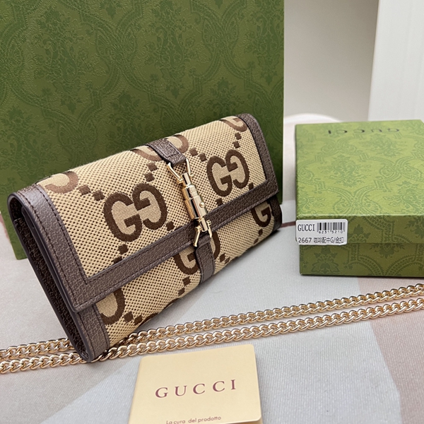 グッチ財布コピー背面デザイン